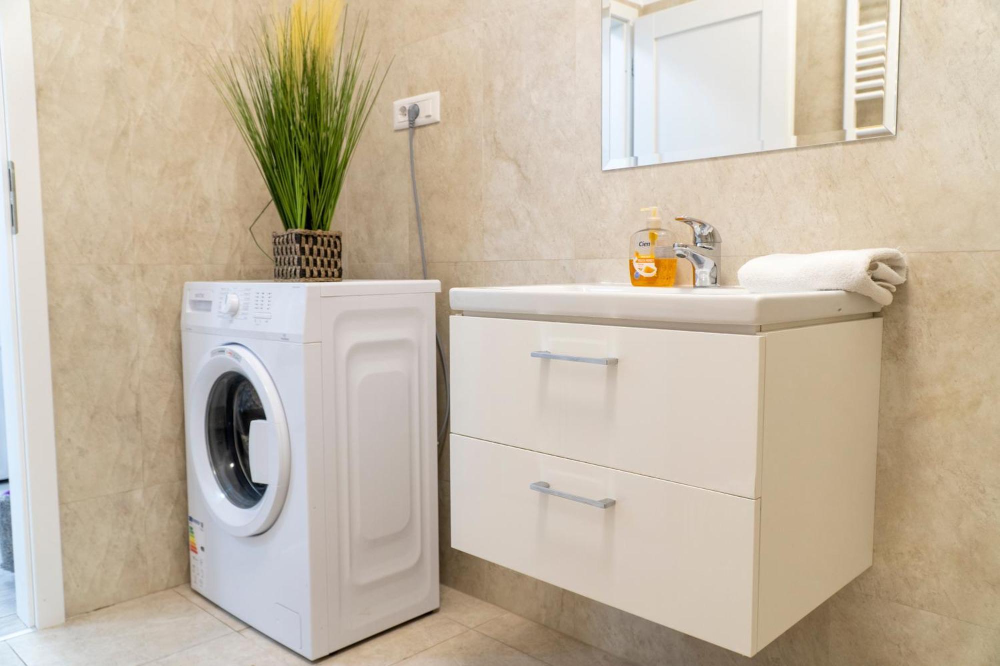 Center Apartment Palas Mall View ياش المظهر الخارجي الصورة