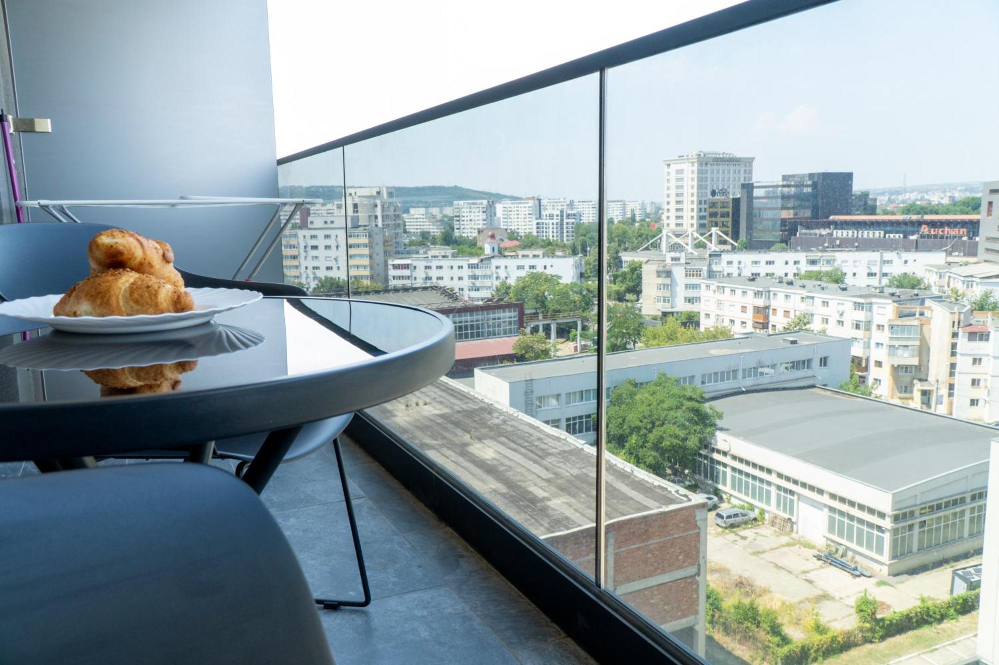 Center Apartment Palas Mall View ياش المظهر الخارجي الصورة