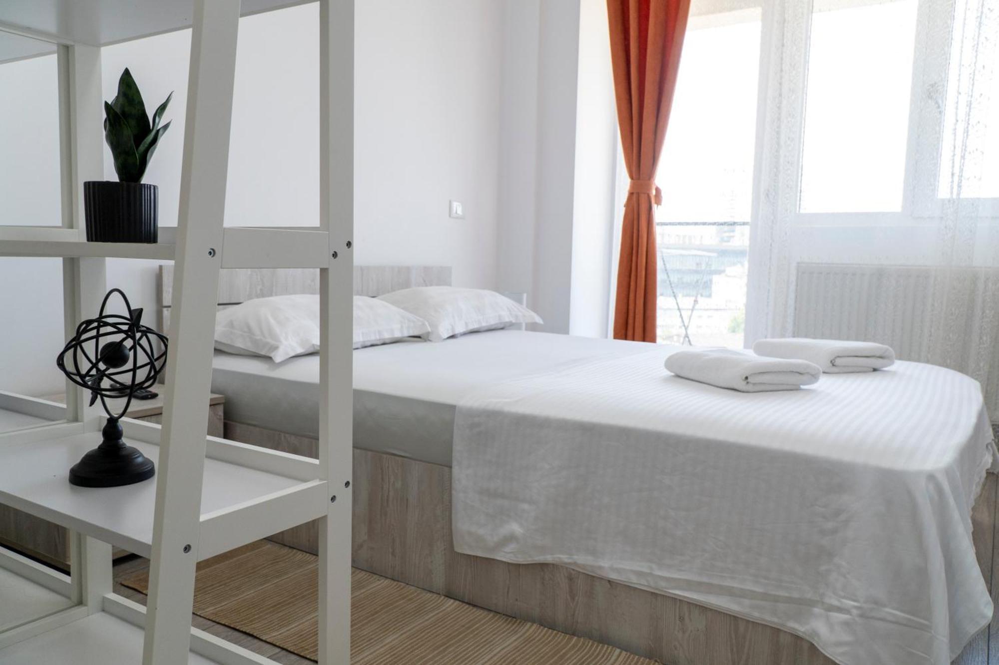 Center Apartment Palas Mall View ياش المظهر الخارجي الصورة